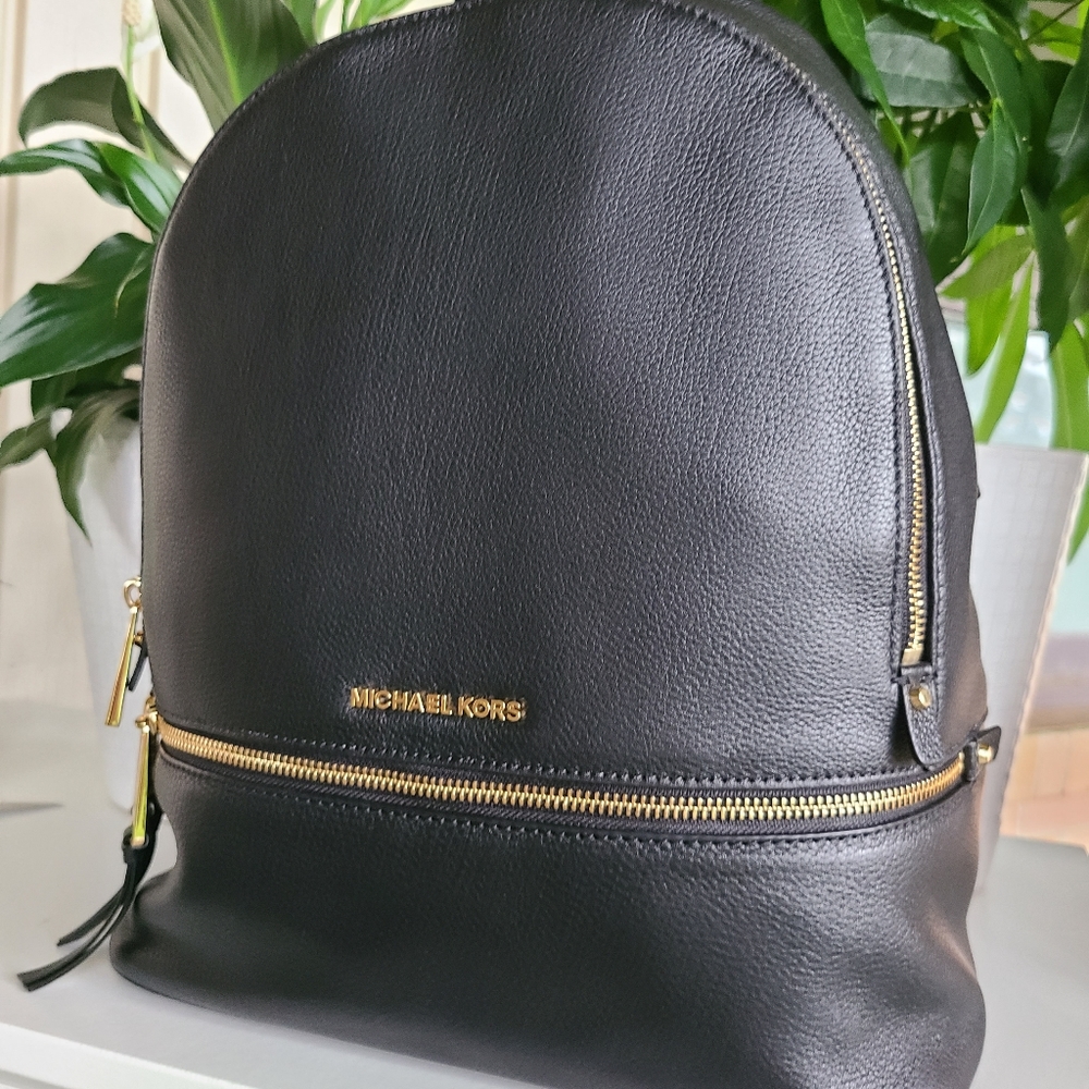 Michael kors backpack - Picture 2 of 11